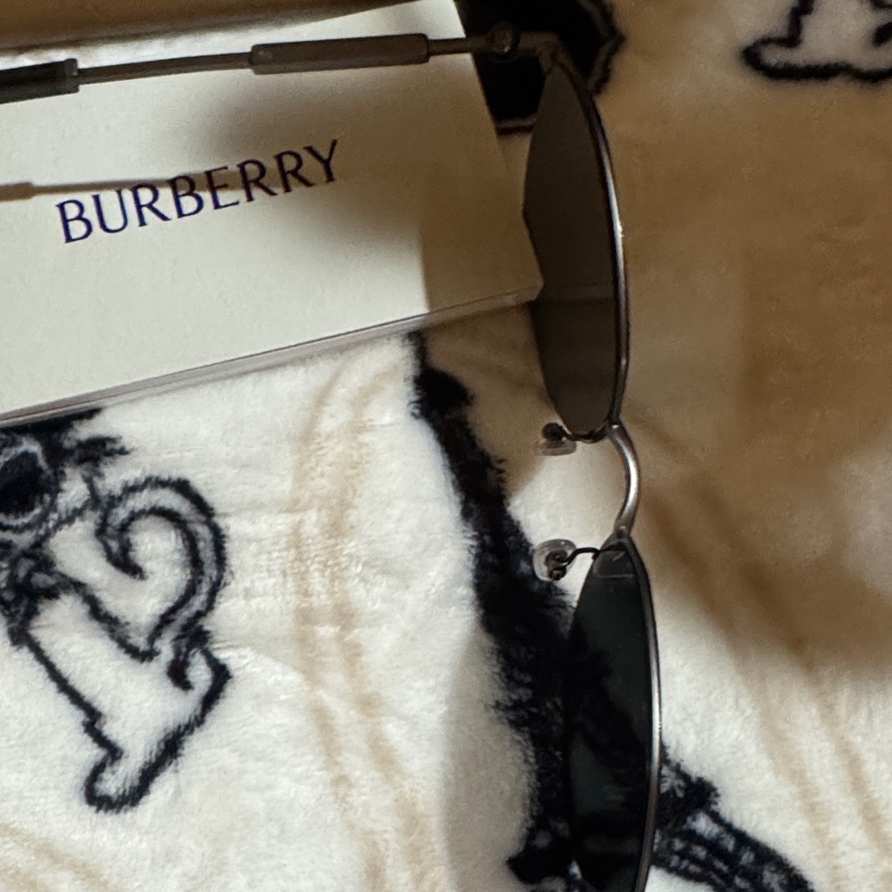 NWT Burberry Dark Gray & Black Round Sunglasses - Picture 7 of 9